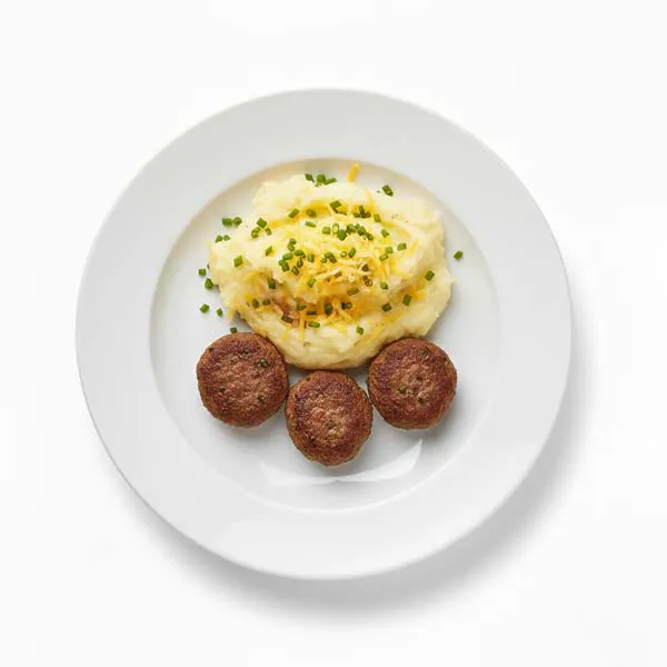 Pepper Beef Medallions with Cheesy Mashed Potato